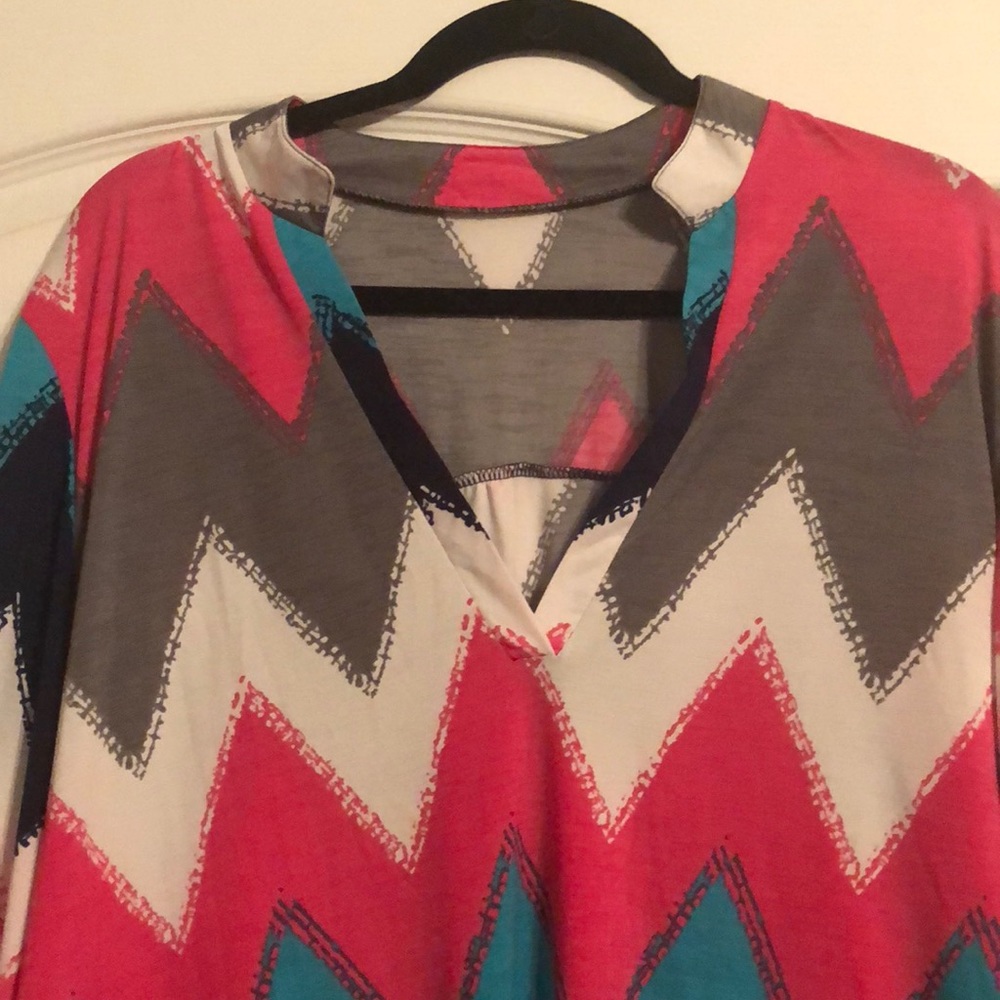 3/4 sleeve chevron print blouse.